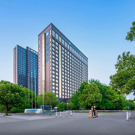 Отель Wyndam Xuzhou East Экстерьер фото