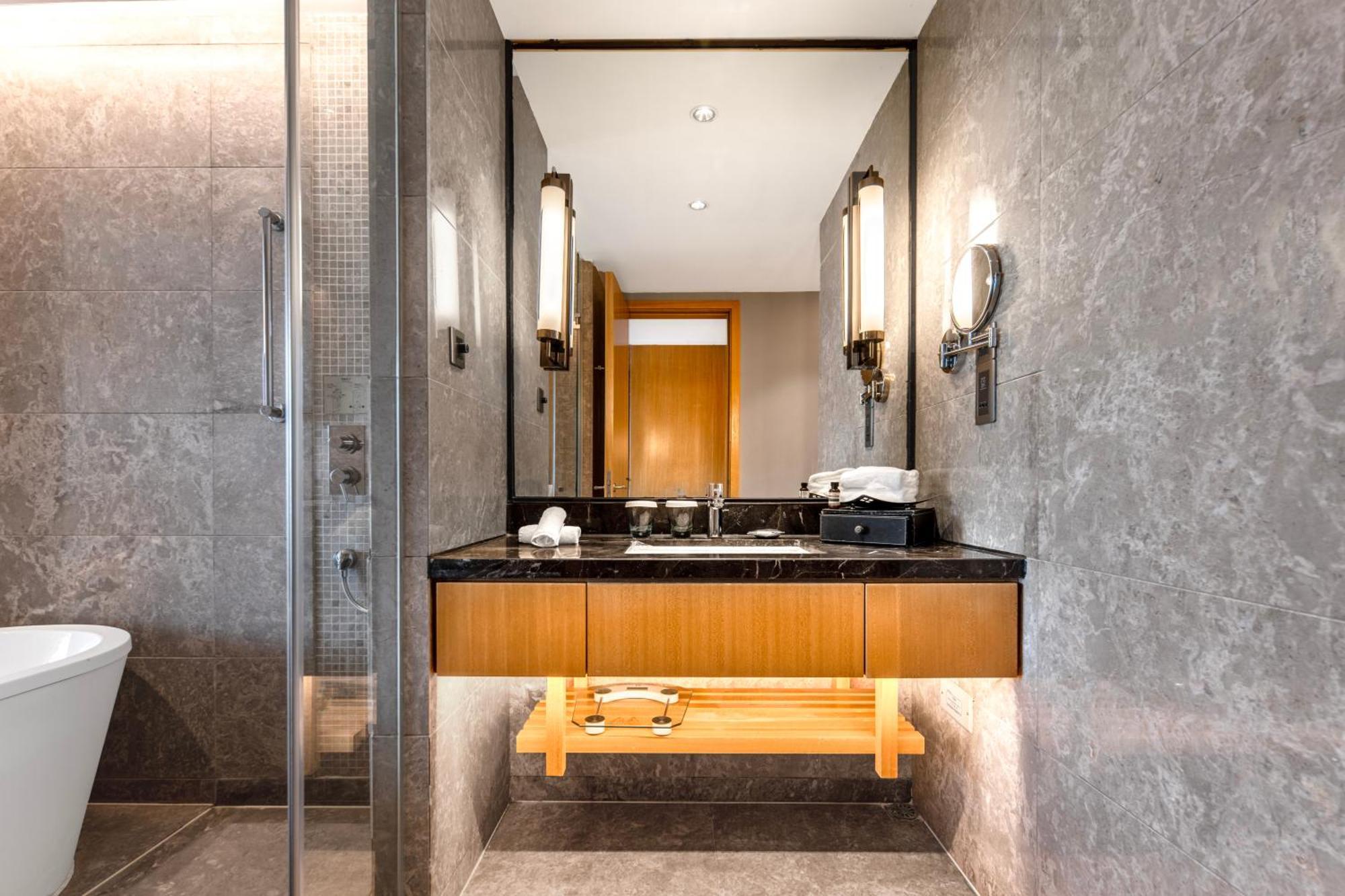 Отель Wyndam Xuzhou East Экстерьер фото