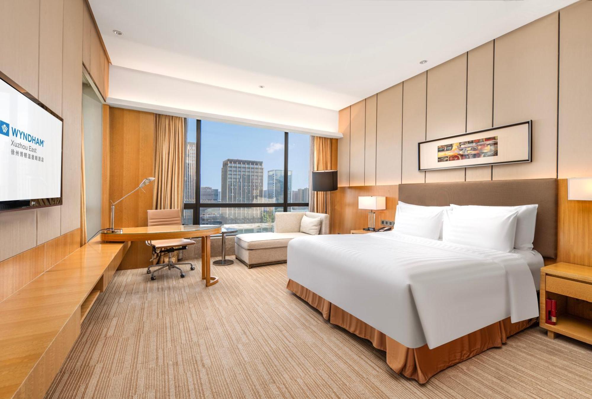 Отель Wyndam Xuzhou East Экстерьер фото